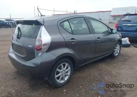 2013 Toyota Prius C Three from USA, damaged, VIN JTDKDTB32D1045222